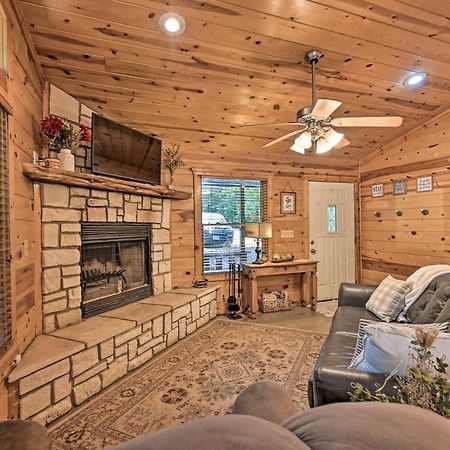 Broken Bow Azalea House - Forest Gem With Hot Tub! エクステリア 写真