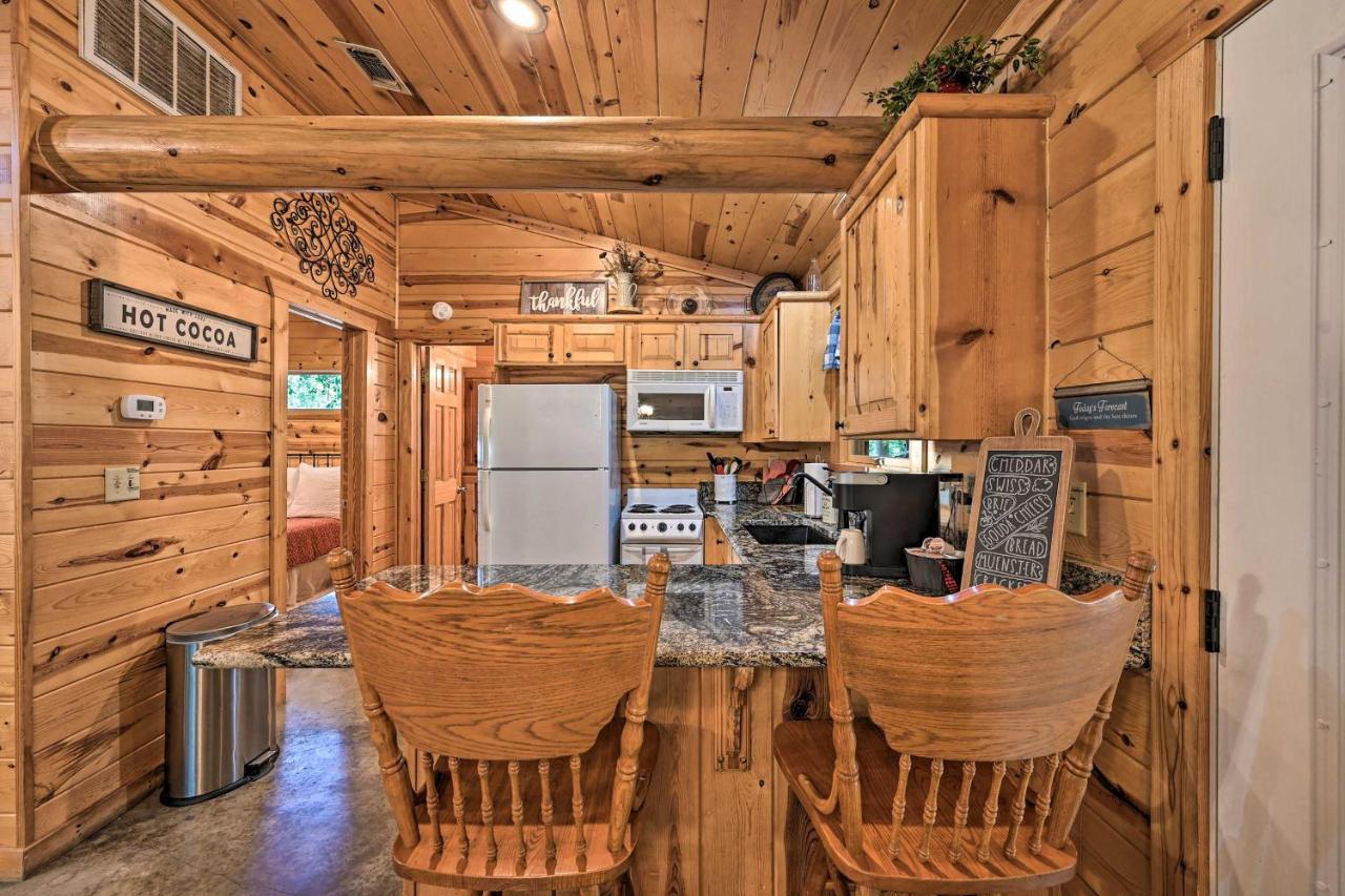 Broken Bow Azalea House - Forest Gem With Hot Tub! エクステリア 写真
