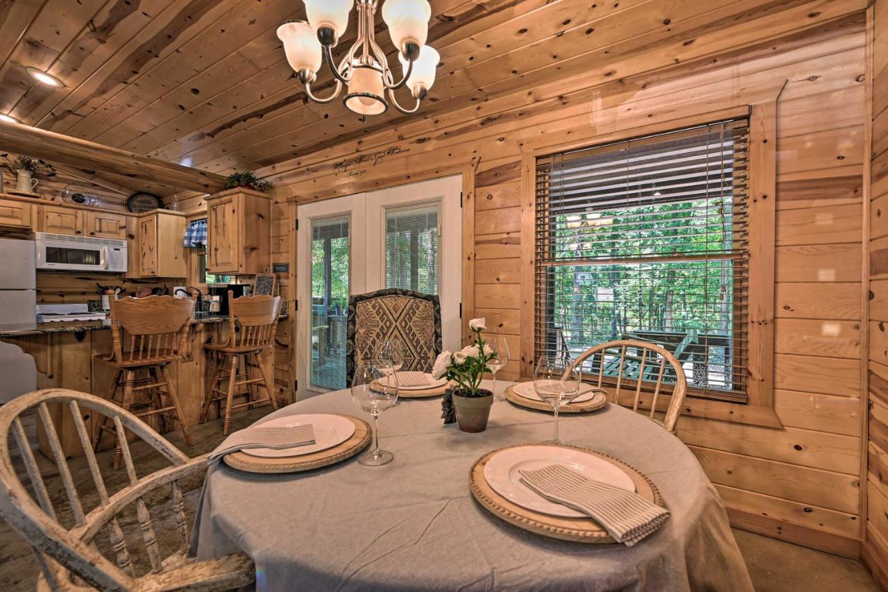 Broken Bow Azalea House - Forest Gem With Hot Tub! エクステリア 写真