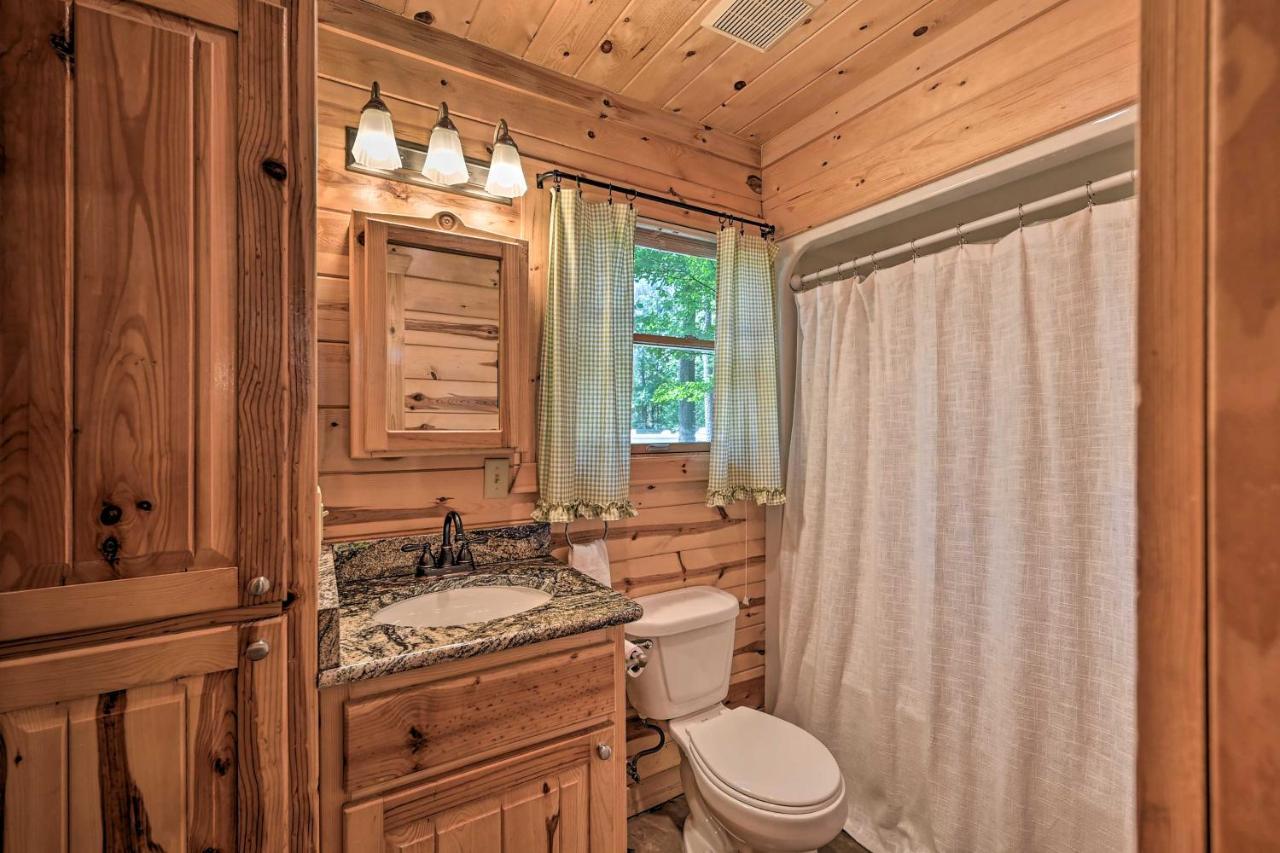 Broken Bow Azalea House - Forest Gem With Hot Tub! エクステリア 写真