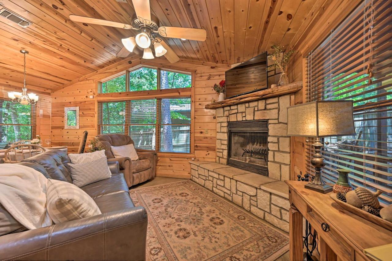 Broken Bow Azalea House - Forest Gem With Hot Tub! エクステリア 写真